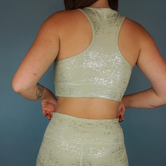 Light mint sports bra with gold foil pattern - Picture 3 of 3